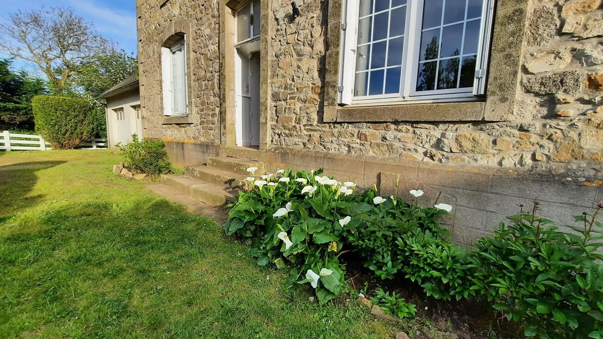 Bel Appartement Avec Jardin A La Campagne Plomodiern